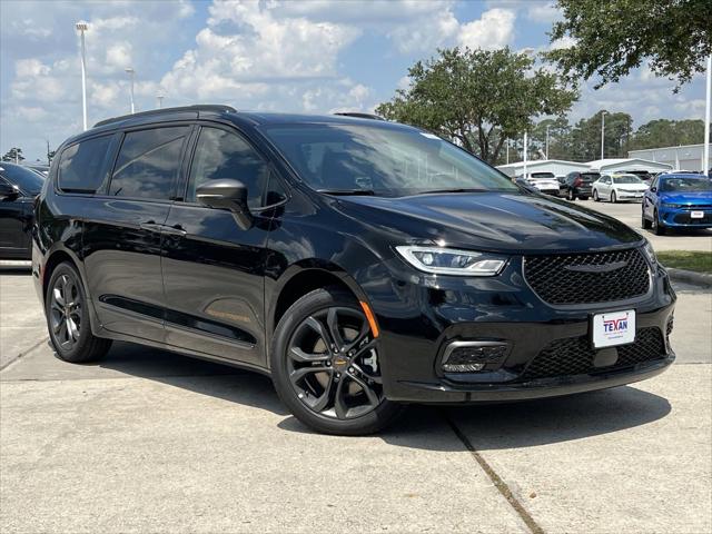 2024 Chrysler Pacifica PACIFICA TOURING L