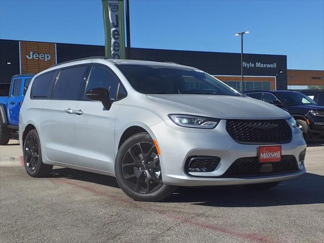 2024 Chrysler Pacifica PACIFICA TOURING L