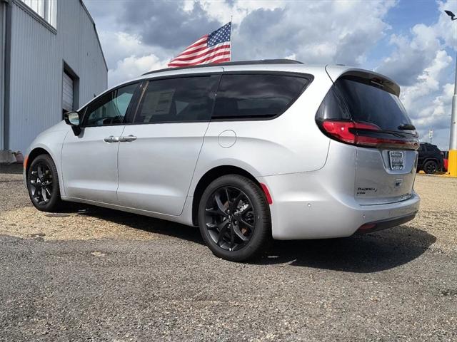 2024 Chrysler Pacifica PACIFICA TOURING L