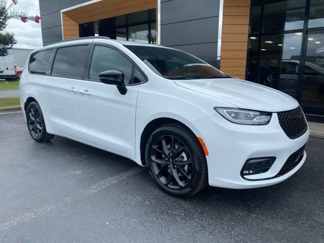 2024 Chrysler Pacifica PACIFICA TOURING L