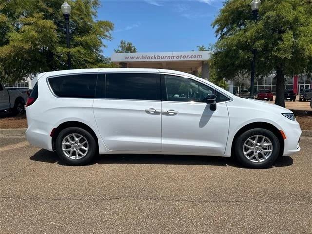 2024 Chrysler Pacifica PACIFICA TOURING L