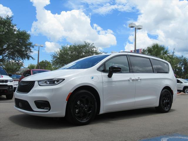 2024 Chrysler Pacifica Hybrid PACIFICA PLUG-IN HYBRID PREMIUM S APPEARANCE