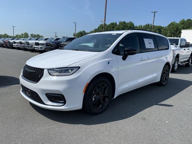 2024 Chrysler Pacifica Hybrid PACIFICA PLUG-IN HYBRID PREMIUM S APPEARANCE