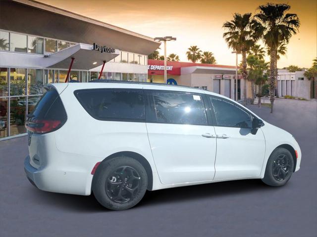 2024 Chrysler Pacifica Hybrid PACIFICA PLUG-IN HYBRID PREMIUM S APPEARANCE