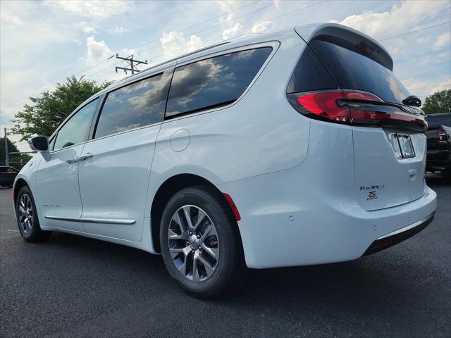 2024 Chrysler Pacifica Hybrid PACIFICA PLUG-IN HYBRID PINNACLE