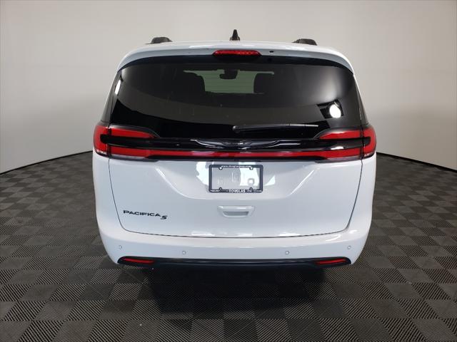 2024 Chrysler Pacifica PACIFICA TOURING L