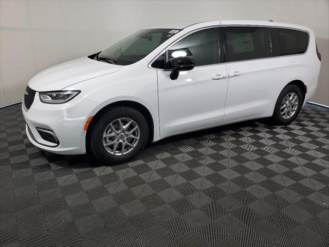 2024 Chrysler Pacifica PACIFICA TOURING L