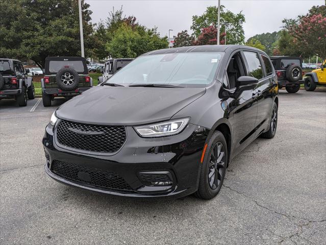 2024 Chrysler Pacifica Hybrid PACIFICA PLUG-IN HYBRID S APPEARANCE