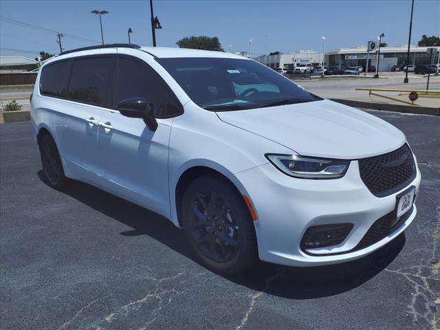 2024 Chrysler Pacifica PACIFICA TOURING L