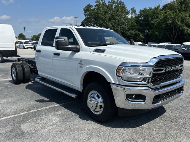 2024 RAM Ram 3500 Chassis Cab RAM 3500 TRADESMAN CREW CAB CHASSIS 4X4 60 CA