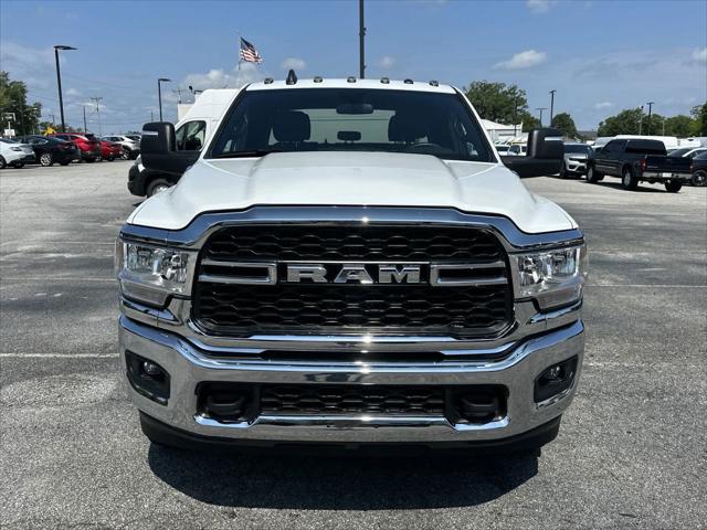 2024 RAM Ram 3500 Chassis Cab RAM 3500 TRADESMAN CREW CAB CHASSIS 4X4 60 CA