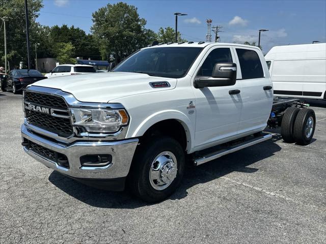 2024 RAM Ram 3500 Chassis Cab RAM 3500 TRADESMAN CREW CAB CHASSIS 4X4 60 CA