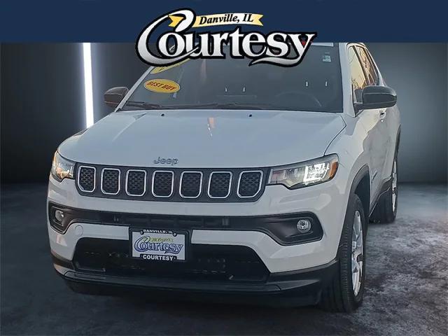 2023 Jeep Compass Latitude Lux FWD