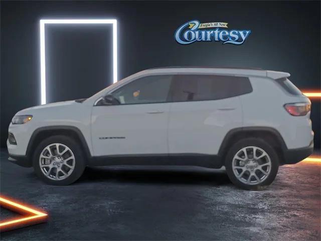 2023 Jeep Compass Latitude Lux FWD