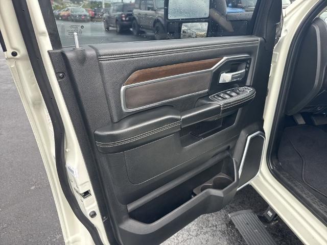 2024 Ram 3500 Laramie Crew Cab 4x4 8' Box