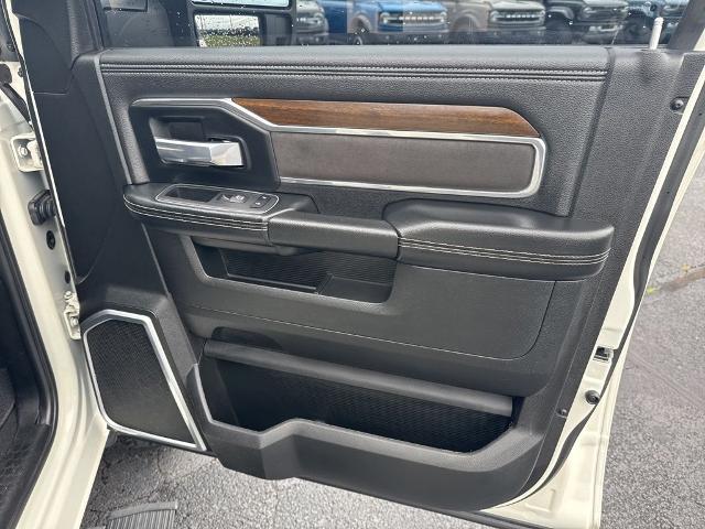 2024 Ram 3500 Laramie Crew Cab 4x4 8' Box