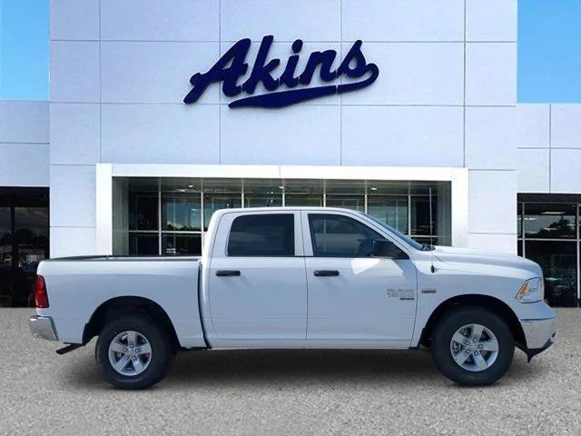 2024 RAM Ram 1500 Classic RAM 1500 CLASSIC TRADESMAN CREW CAB 4X4 57 BOX