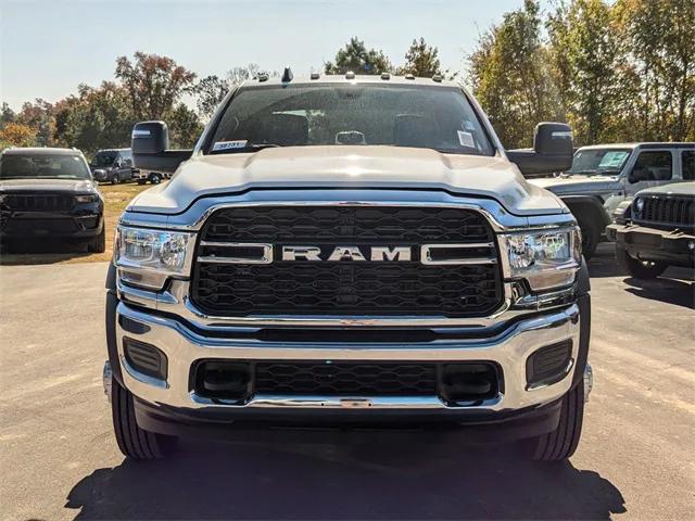 2024 RAM Ram 5500 Chassis Cab RAM 5500 TRADESMAN CHASSIS CREW CAB 4X4 84 CA