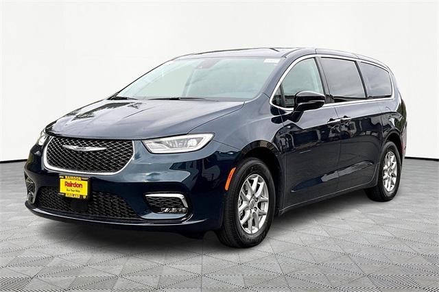 2024 Chrysler Pacifica PACIFICA TOURING L