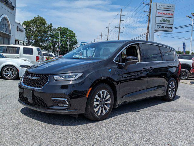 2023 Chrysler Pacifica Hybrid Touring L