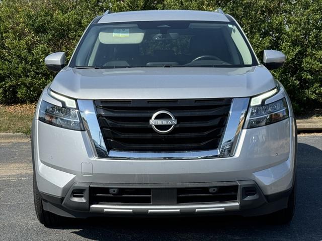 2023 Nissan Pathfinder SL FWD