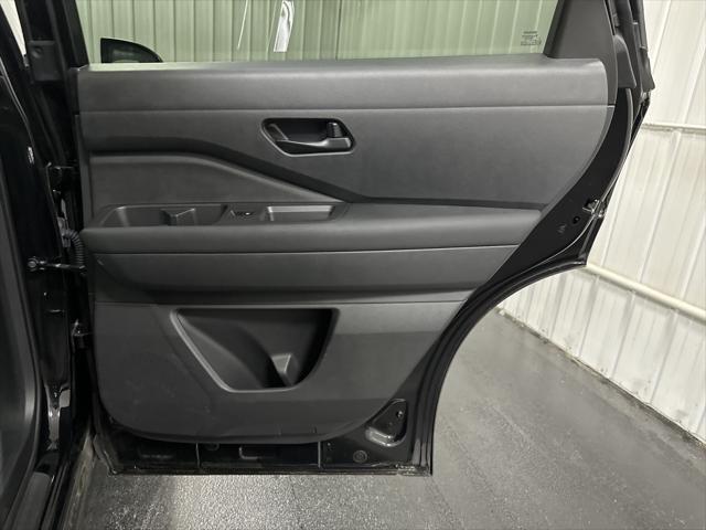 2023 Nissan Pathfinder SV 4WD