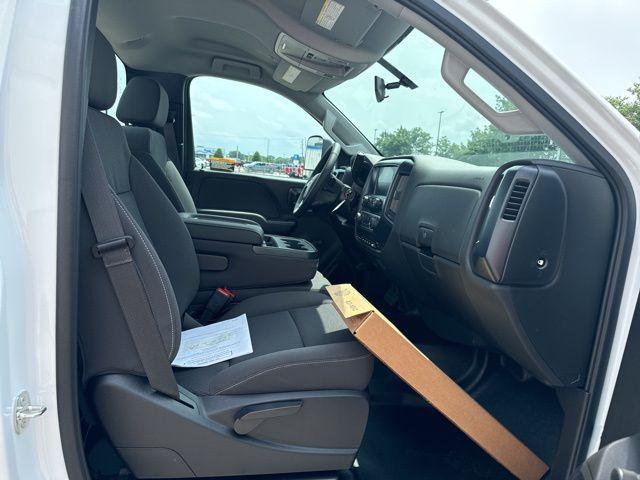 2024 Chevrolet Silverado 6500HD 1WT