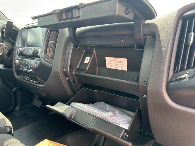 2024 Chevrolet Silverado 6500HD 1WT