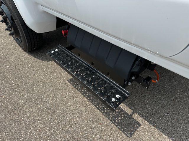 2024 Chevrolet Silverado 6500HD 1WT