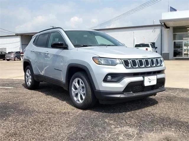 2024 Jeep Compass COMPASS LATITUDE 4X4