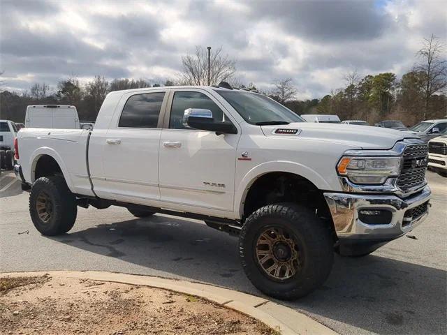 2022 RAM 3500 Limited Mega Cab 4x4 64 Box