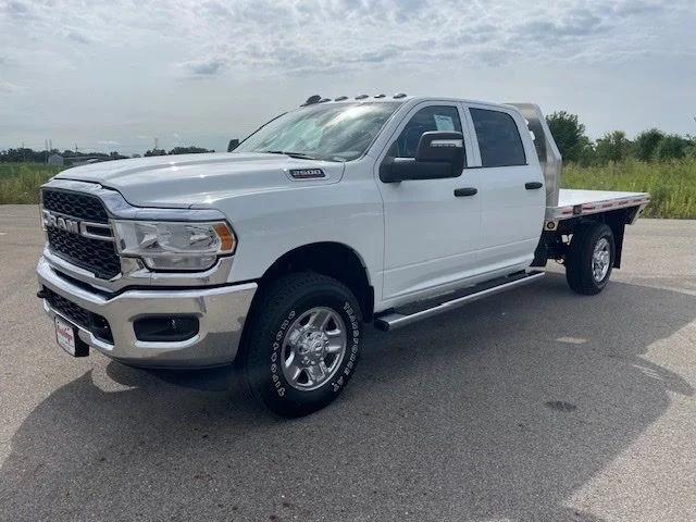 2024 RAM Ram 5500 Chassis Cab RAM 5500 TRADESMAN CHASSIS REGULAR CAB 4X4 120 CA