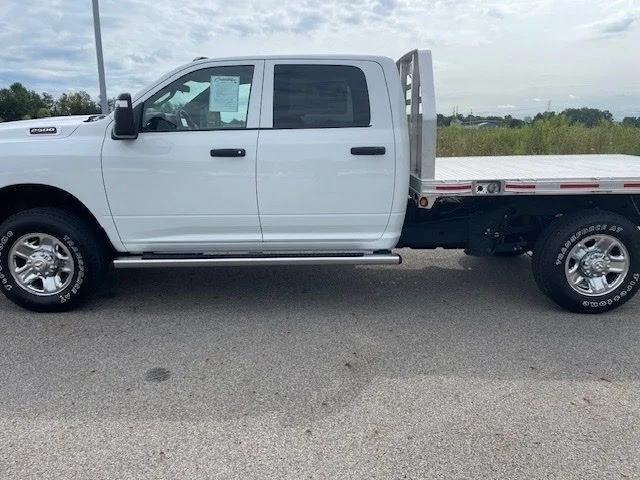 2024 RAM Ram 5500 Chassis Cab RAM 5500 TRADESMAN CHASSIS REGULAR CAB 4X4 120 CA