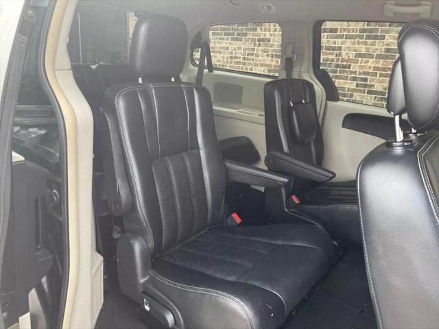 2012 Chrysler Town & Country Touring
