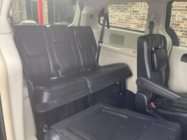 2012 Chrysler Town & Country Touring