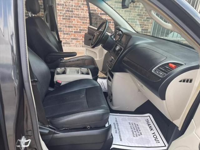 2012 Chrysler Town & Country Touring