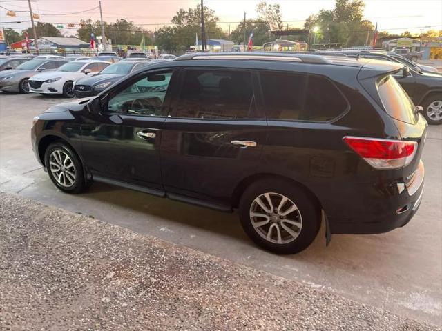 2016 Nissan Pathfinder SV