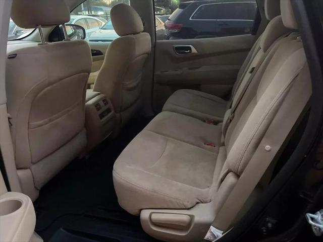 2016 Nissan Pathfinder SV