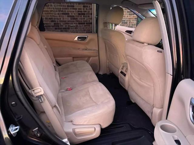 2016 Nissan Pathfinder SV