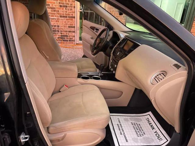 2016 Nissan Pathfinder SV