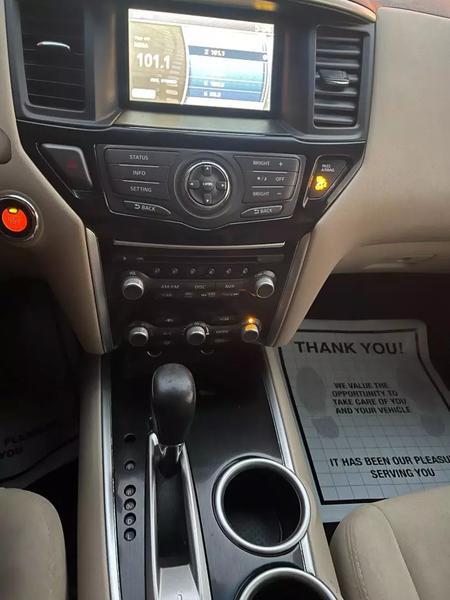 2016 Nissan Pathfinder SV