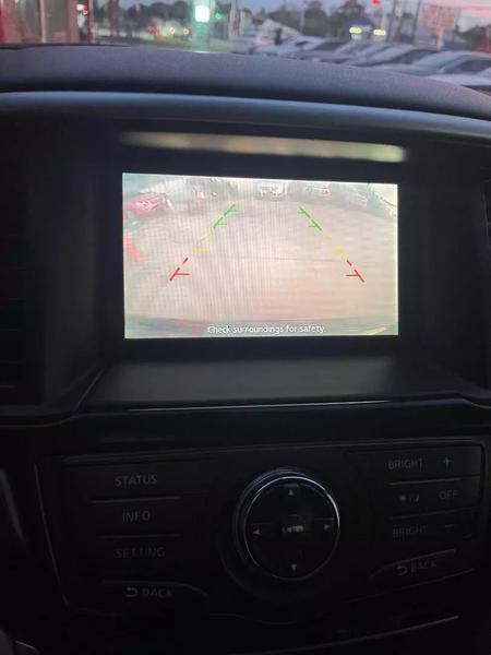 2016 Nissan Pathfinder SV