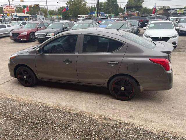 2016 Nissan Versa 1.6 S+