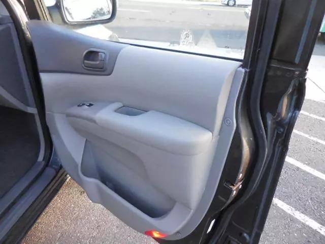2014 Kia Sedona LX