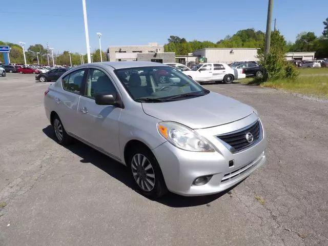 2013 Nissan Versa 1.6 SV