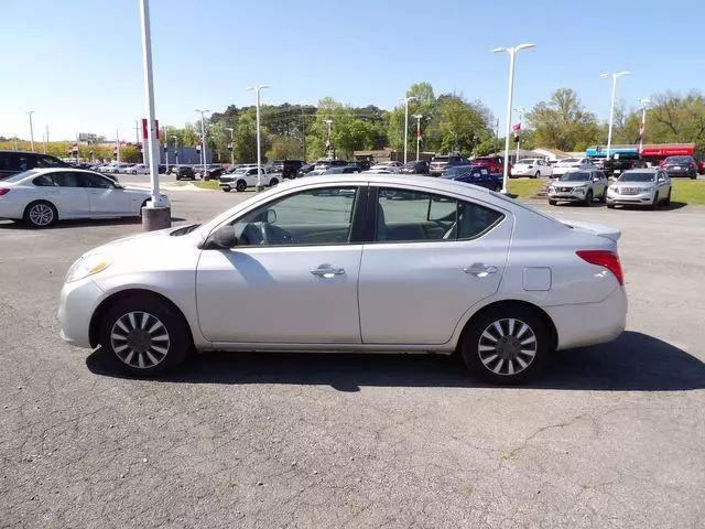 2013 Nissan Versa 1.6 SV