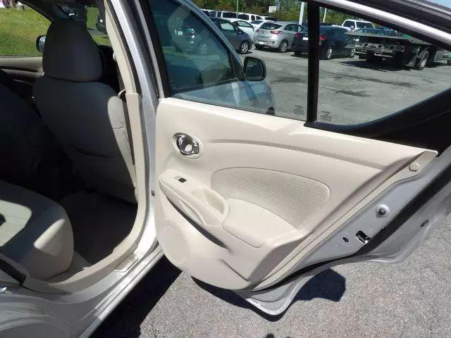 2013 Nissan Versa 1.6 SV