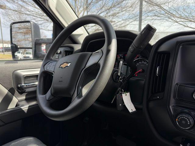 2024 Chevrolet Silverado 6500HD 1WT
