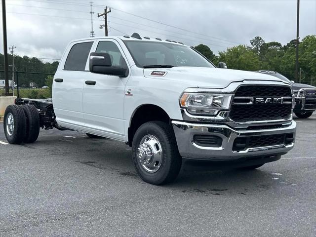 2024 RAM Ram 3500 Chassis Cab RAM 3500 TRADESMAN CREW CAB CHASSIS 4X4 60 CA