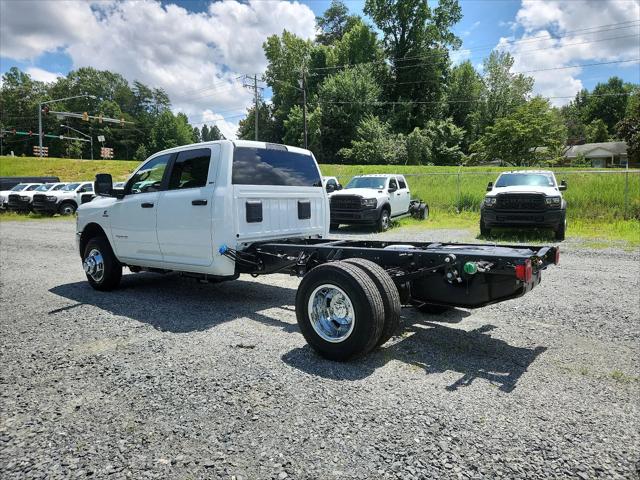 2024 RAM Ram 3500 Chassis Cab RAM 3500 SLT CREW CAB CHASSIS 4X4 60 CA